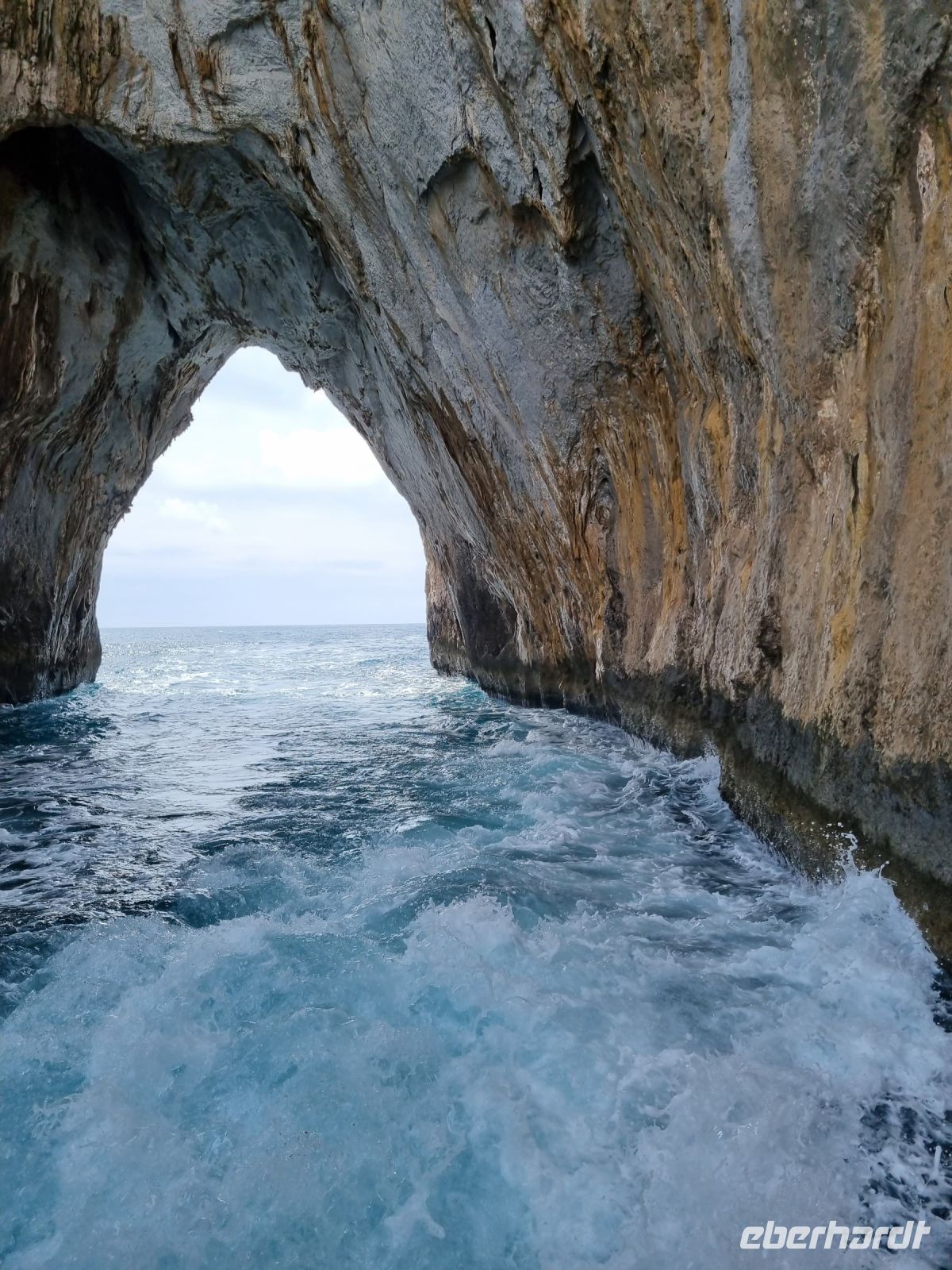 Insel Capri - Schifffahrt rund um die Insel... (Faraglioni-Felsen - 
