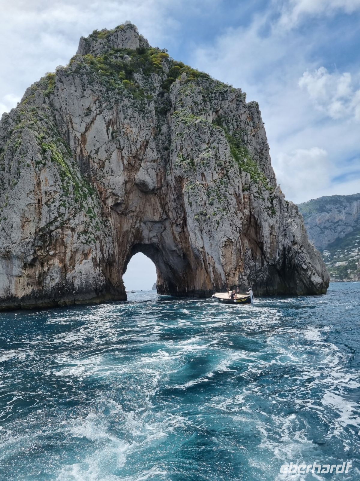 Insel Capri - Schifffahrt rund um die Insel... (Faraglioni-Felsen - 