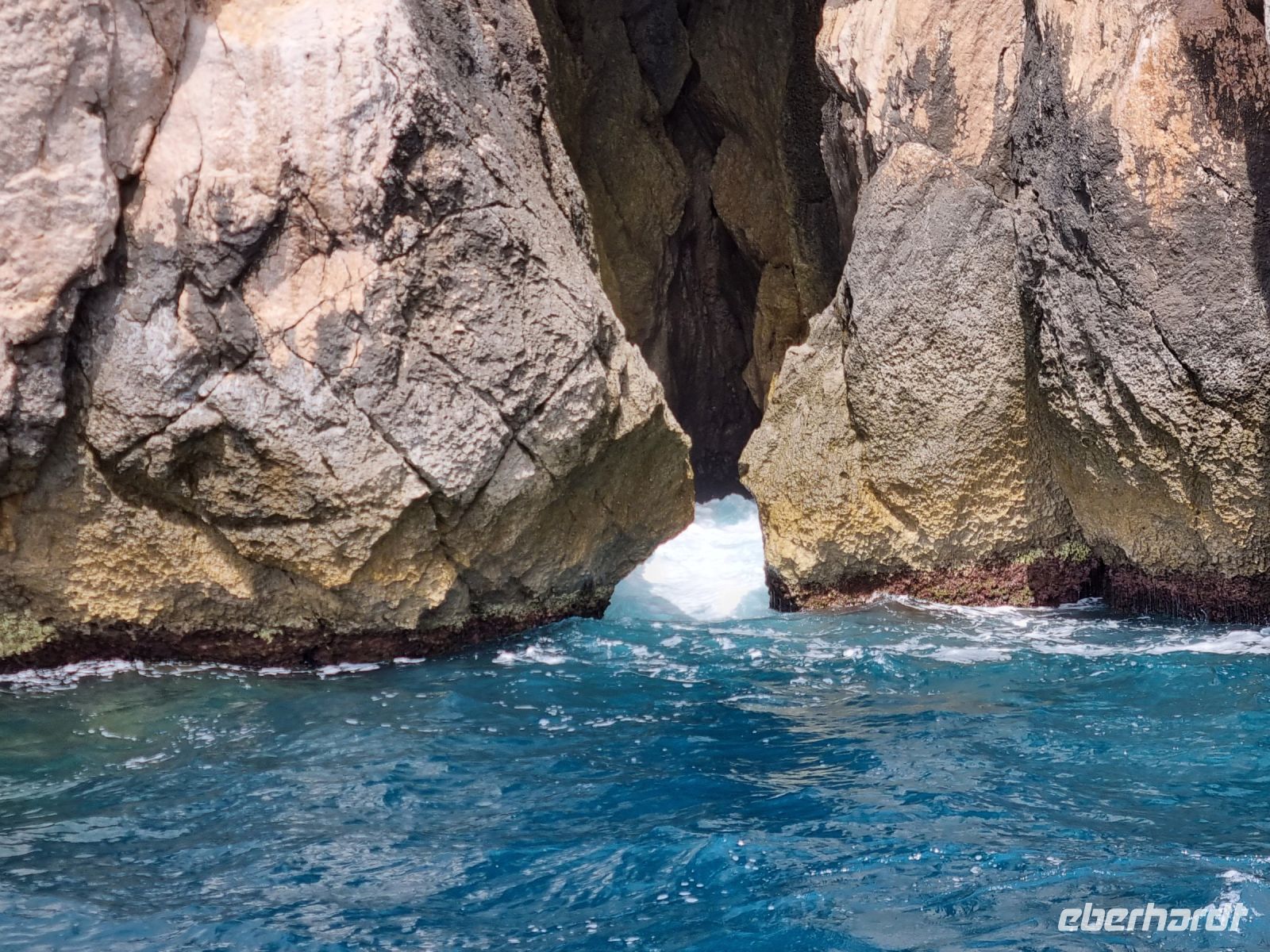 Insel Capri - Schifffahrt rund um die Insel... 