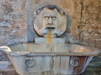 Rom - Brunnen des Maskaron von Santa Sabina
