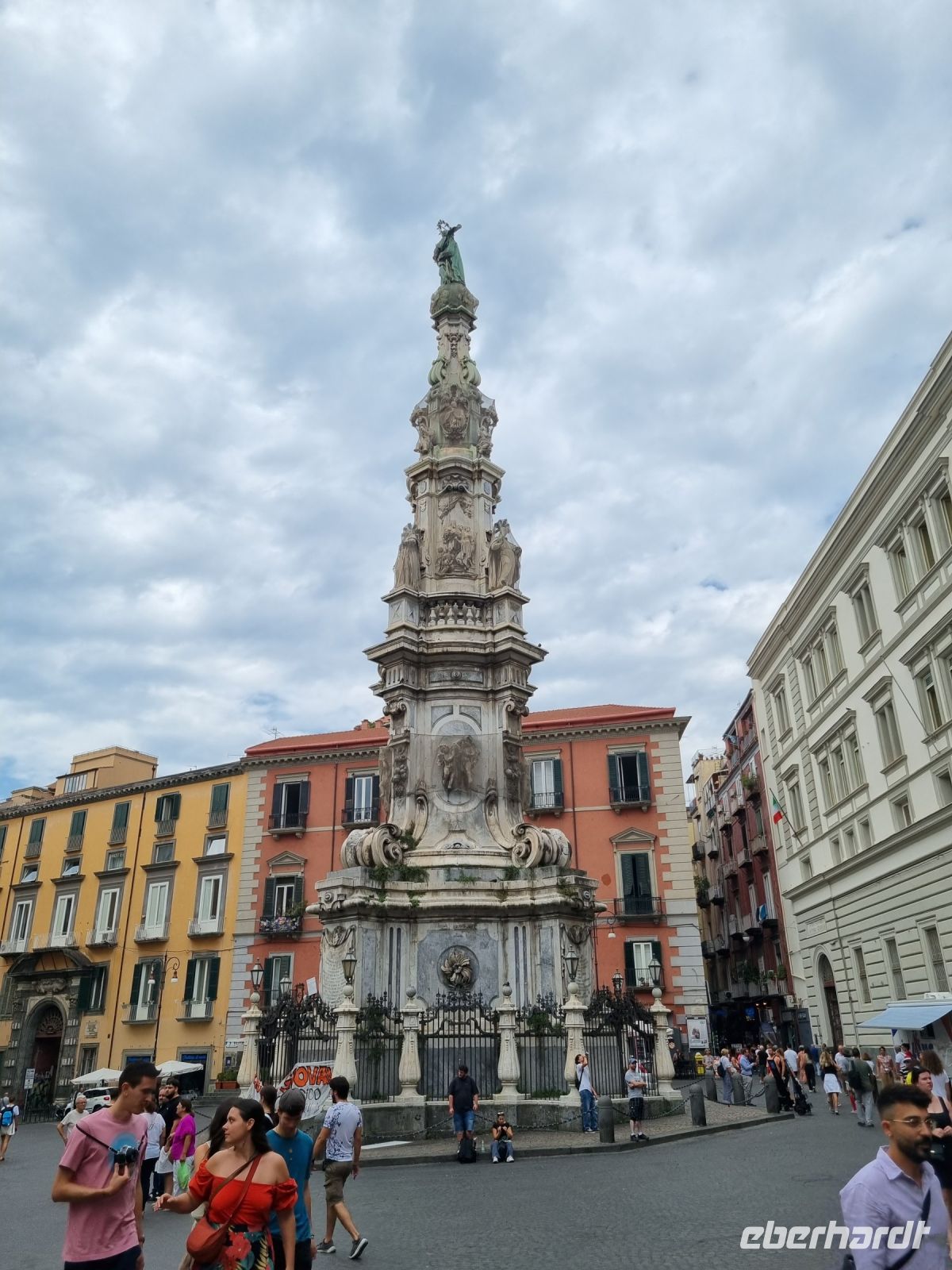 Neapel - Altstadt (Pestsäule vor Santa Chiara)