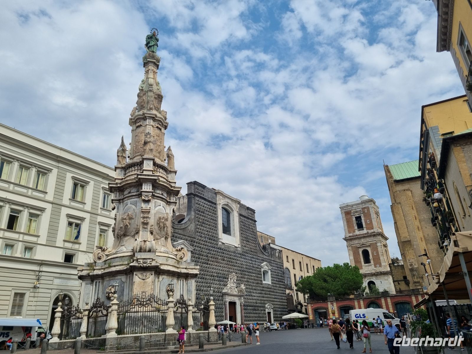 Neapel - Altstadt (Pestsäule vor Santa Chiara)