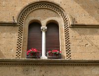 schönes Zwillingsfenster