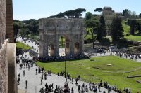 Konstantin Bogen vom Kolosseum betrachtet