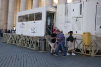 Post des Vatikan mit Postkasten