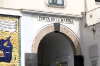 Stadttor am Hafen von Amalfi