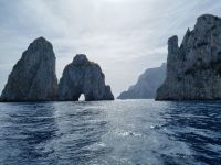 Insel Capri - Schifffahrt rund um die Insel... (Faraglioni-Felsen)