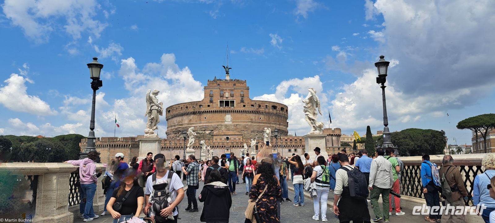 Rom - Ponte S. Angelo - die Engelsbrücke führt über den Tiber zur Engelsburg