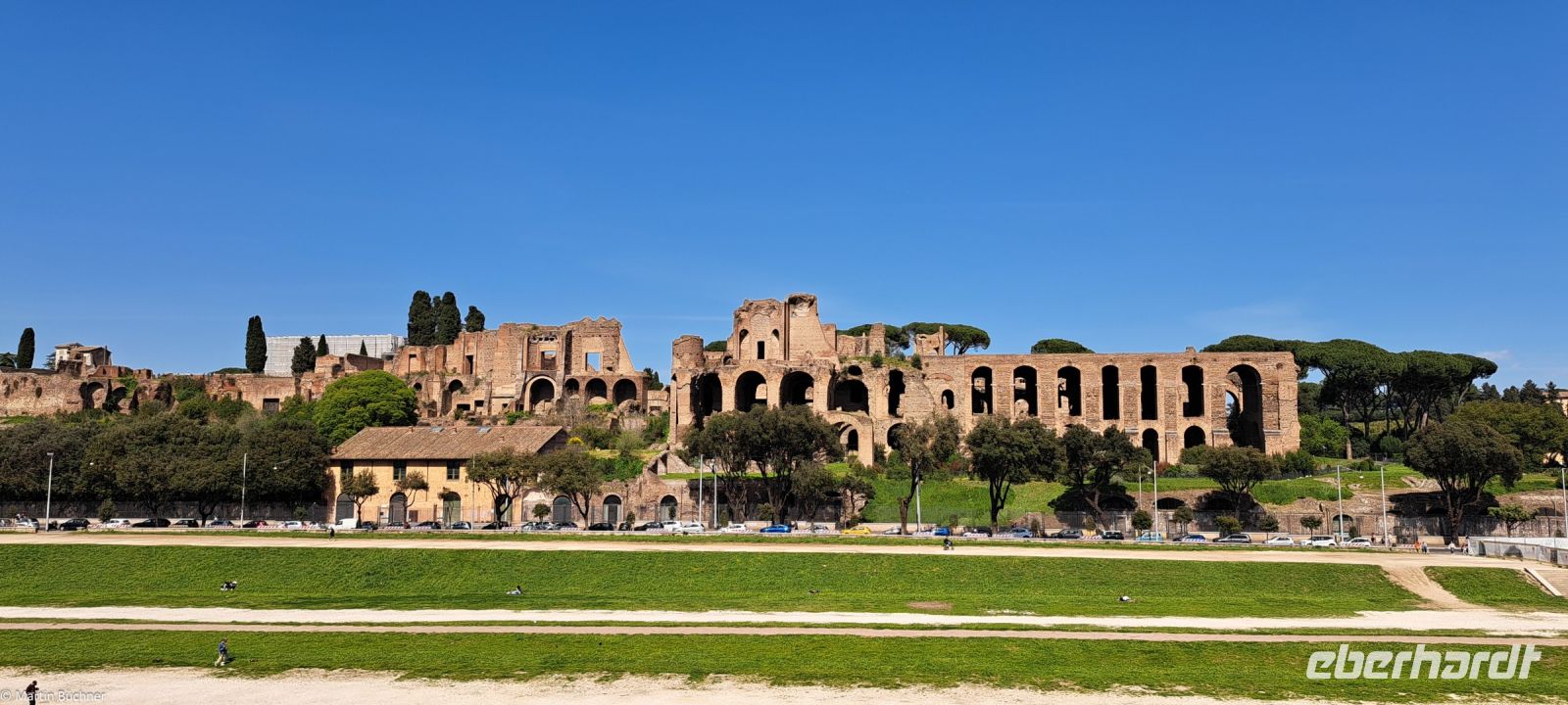 Rom - Antike Pferderennbahn - Circus Maximus mit Palatinhügel im Hintergrund