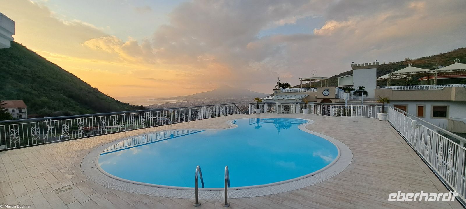 Hotel-Blick auf den Vulkan Vesuv