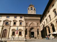 Arezzo-Piazza Grande-mit ihren Palästen