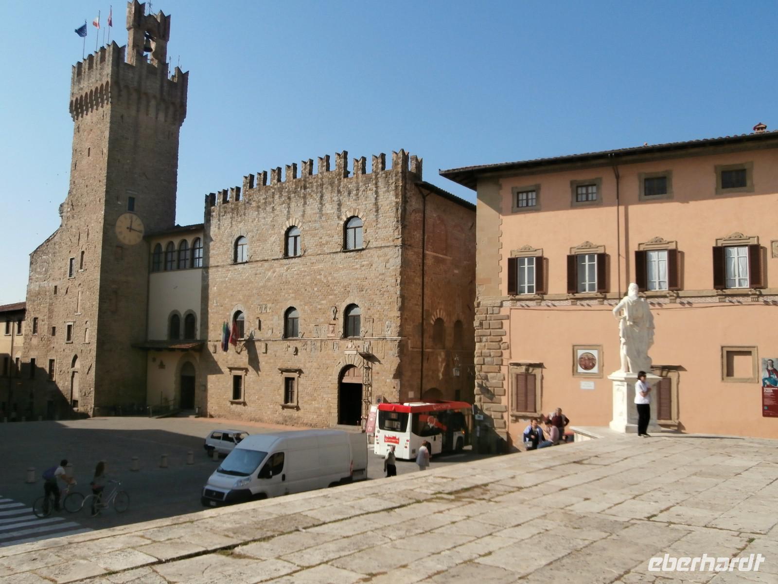 Arezzo-Piazza Grande-mit ihren Palästen