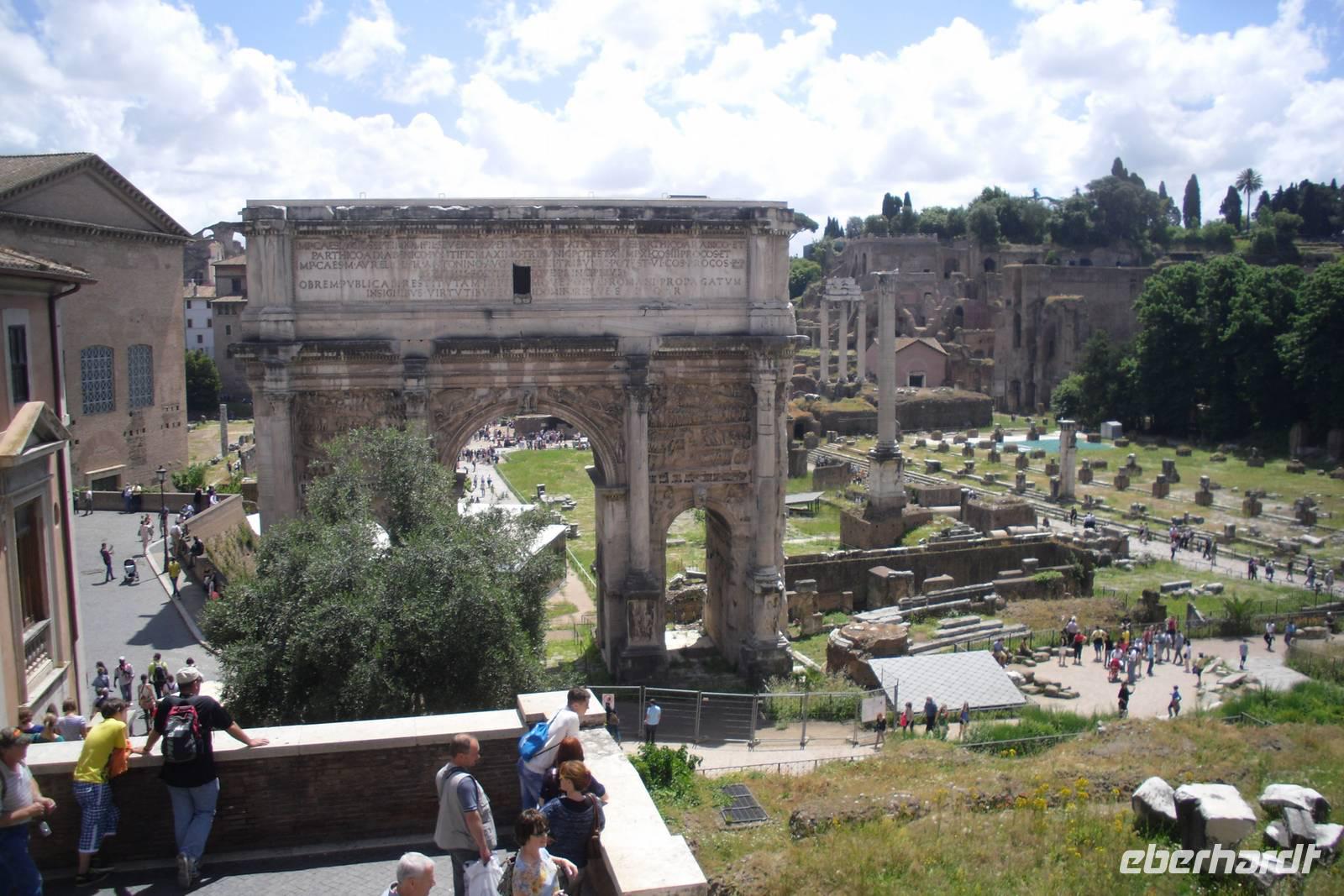 Forum Romanum mit Septimius-Severus-Bogen 