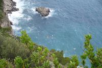 Ausblick vom Augustusgarten auf die Küste der Insel Capri 