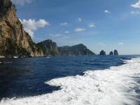 Schiffsrundfahrt Insel Capri (Faraglioni-Felsen)