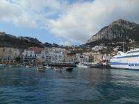 Rundfahrt mit dem Schiff auf der Insel Capri