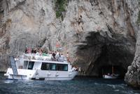 Einfahrt in die Rote Grotte