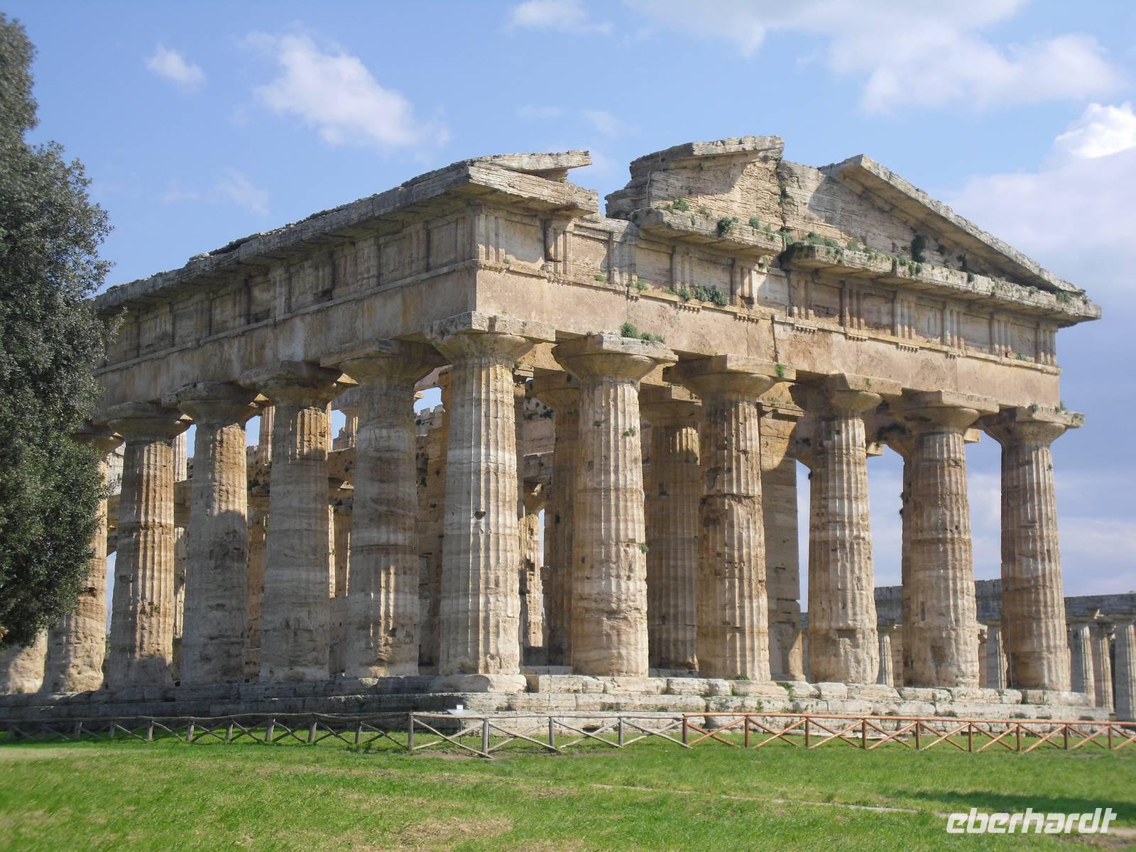 Paestum (Seitenansicht vom Hera-Tempel) 