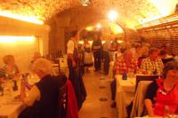 beim Abendessen mit Gesang im 