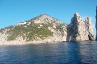 an den Faraglioni-Felsen