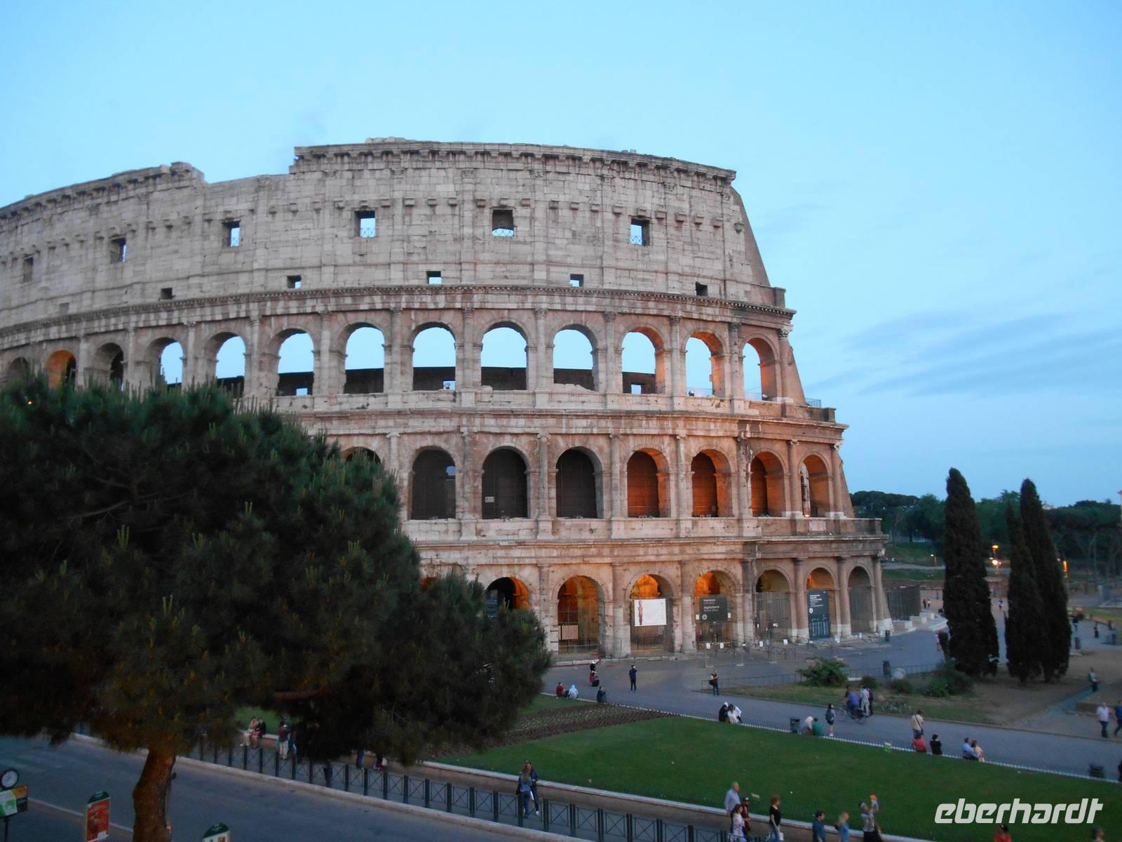 Rom (Kolosseum in der Abenddämmerung)