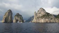 Capri - Inselrundfahrt mit dem Schiff (Faraglioni-Felsen)