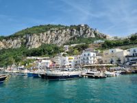 Insel Capri - Schifffahrt rund um die Insel... (Marina Grande)