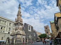 Neapel - Altstadt (Pestsäule vor Santa Chiara)