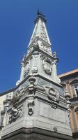 Neapel - Spaziergang durch die Altstadt (Piazza San Domenico Maggiore - Pestsäule)