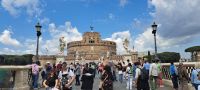 Rom - Ponte S. Angelo - die Engelsbrücke führt über den Tiber zur Engelsburg