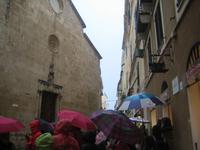 vor der Kirche von Alghero 