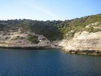 Gebäude in den Kreidefelsen 