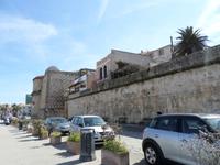 Stadtrundgang in Alghero (mittelalterliche Befestigungsanlagen)