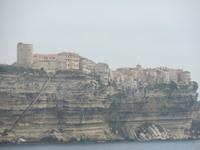 043 Sardinien - Blick auf Bonifacio mit der Treppe des Königs von Aragon