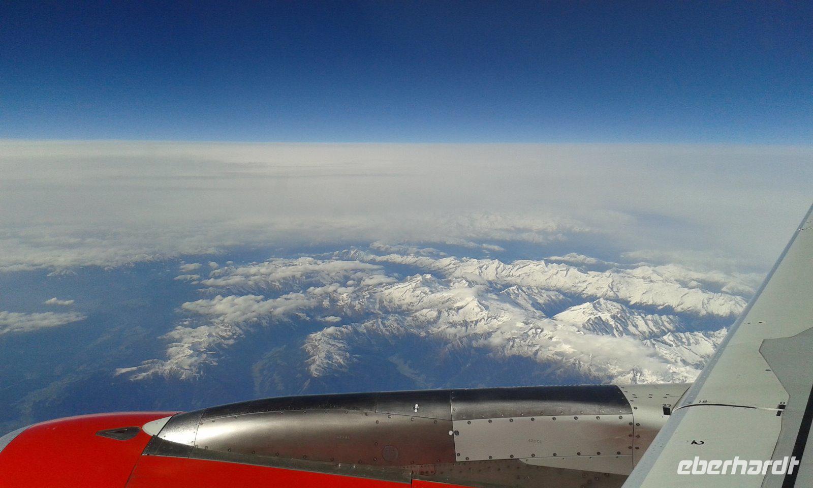 Hinflug, Blick auf die Alpen