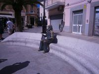  oder wartet er auf Gesellschaft?