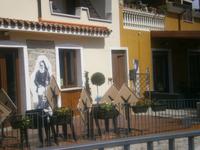 Wandbilder in Orgosolo 