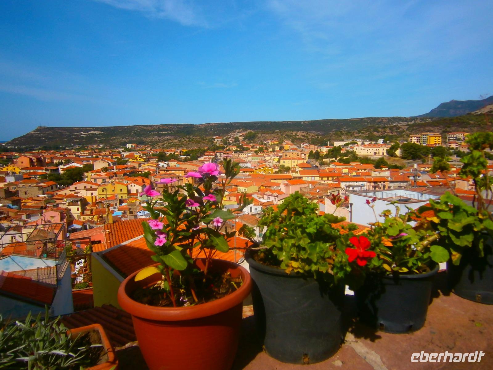 über den Dächern von Bosa