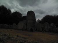 am Coddu Vecchiu Gigantengrab der Nuraghen 