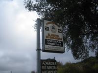 Schilder am Eingang 