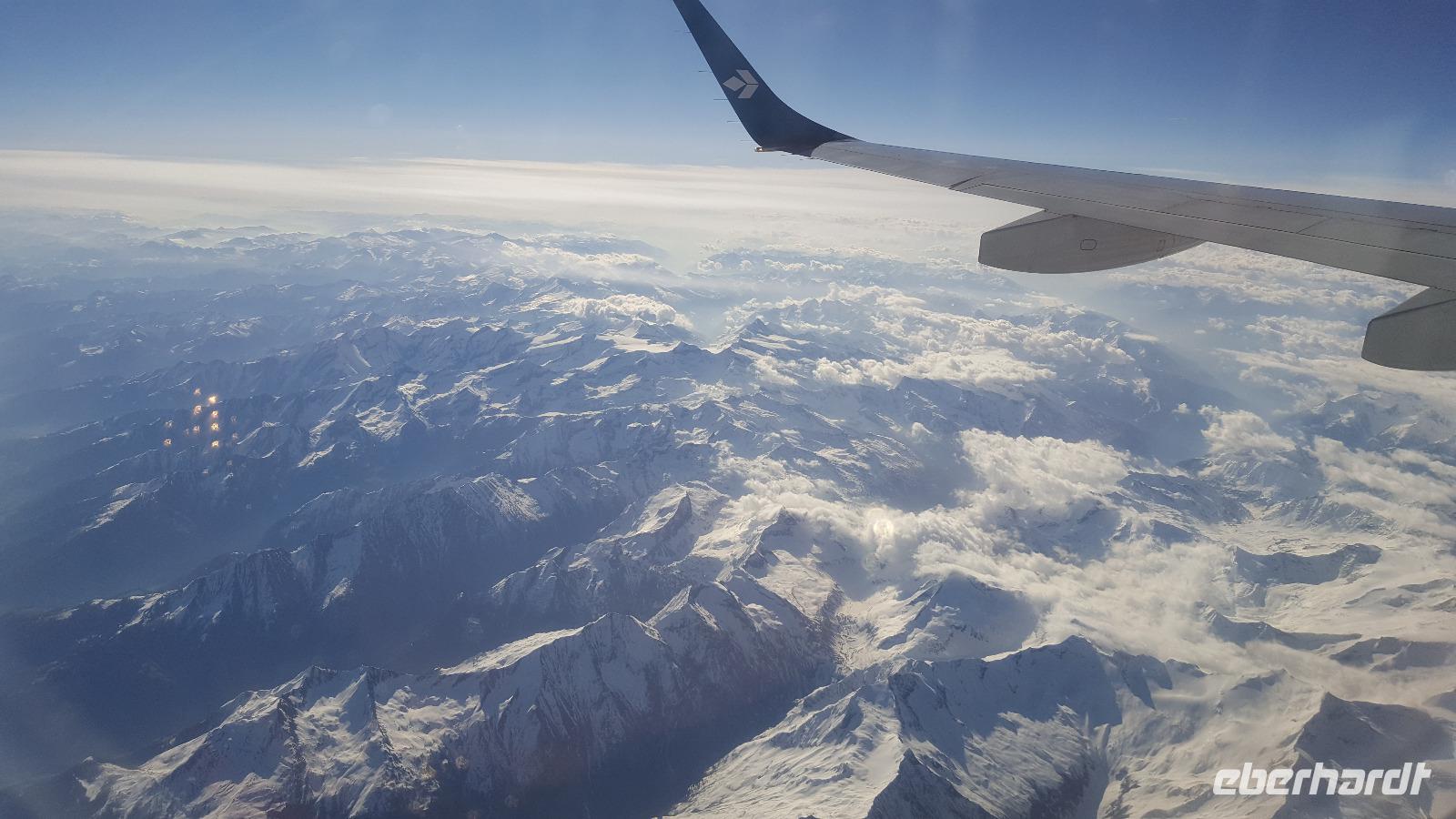 über den Alpen