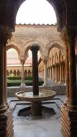 Brunnen im Kreuzgang des Doms von Palermo