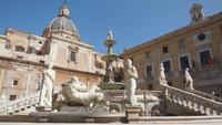 Brunnen vor dem Rathaus in Palermo