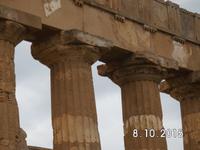  die dorischen Säulen des Tempels