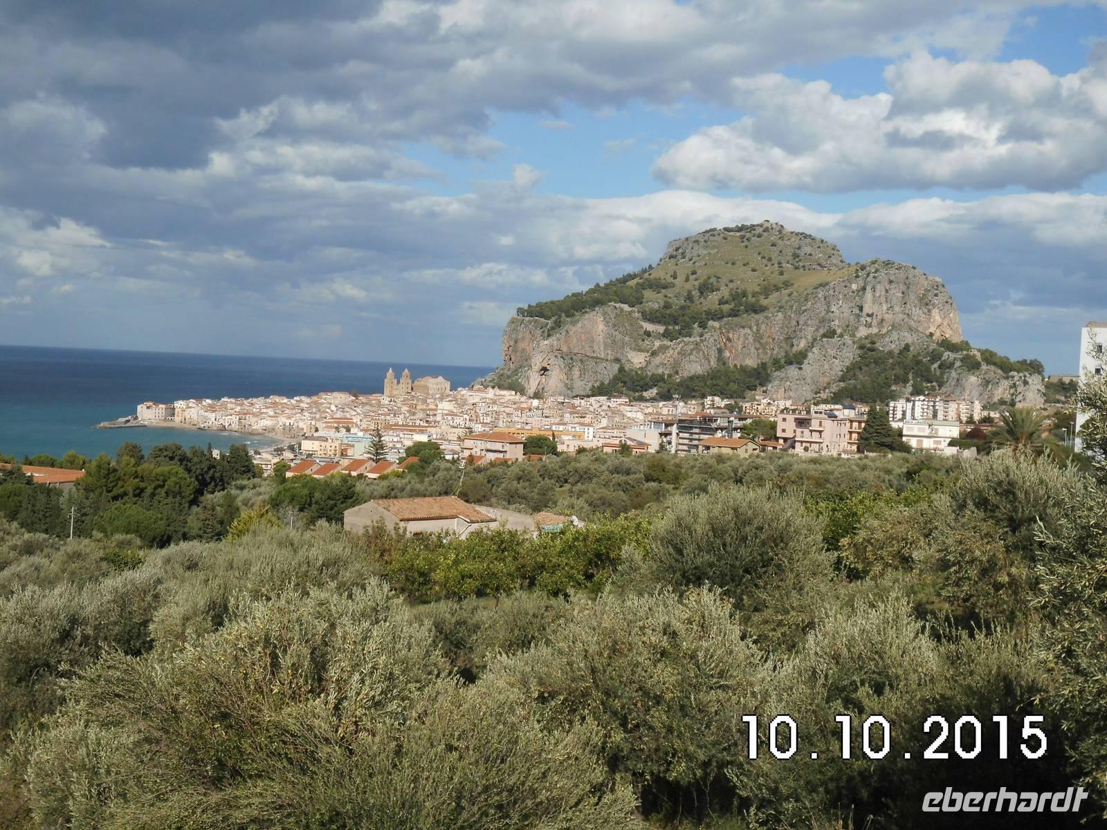  Blick auf Cefalu
