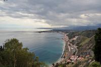 Blick von Taormina nach Giardini-Naxos