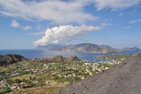 Blick nach Lipari und Salina