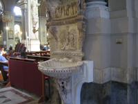 Weihwasserbecken aus dem 15. Jahrhundert 