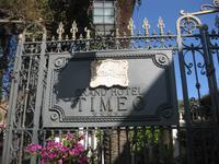 Taormina - Eingang zum Grand Hotel Timeo, wo die Stars schlafen 