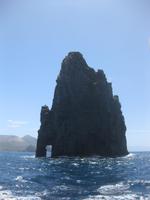 Felsen im Meer zwischen Lipari und Vulcano